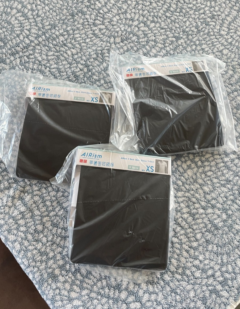 [3PCS] Uniqlo Airism T Shirt Men Black V Neck Undershirt Size XS