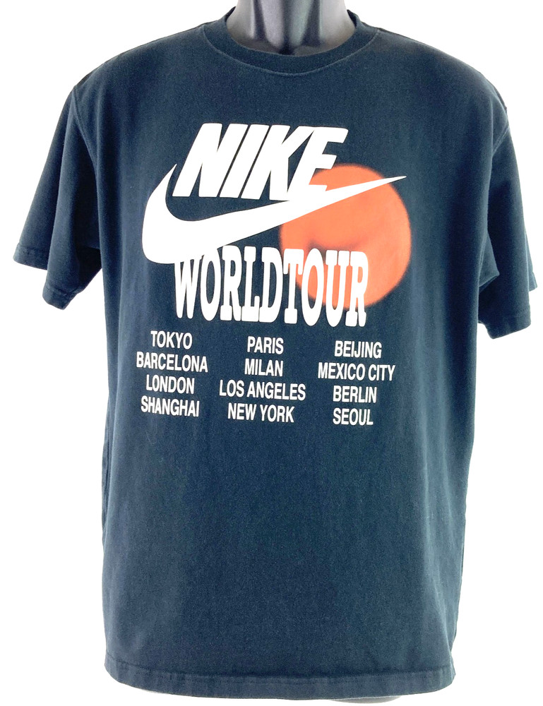 Nike World Tour T-Shirt Black Size Small Swoosh Beaverton Oregon Sportswear Tee