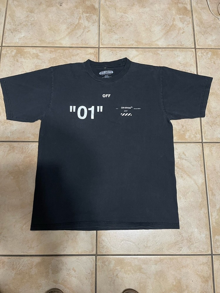 Off-White “01” DiagonalsSeasonal Edition Graphic T-Shirt FW17