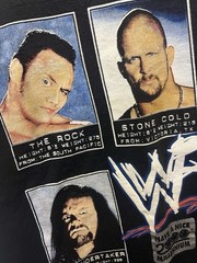 Y2k Vintage WWE Wrestling Boys Shirt Size Medium Black Short Sleeve Graphic Tee