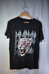 Def Leppard Leopard Graphic Band T-Shirt Black 2021 Licensed Rock Tee L