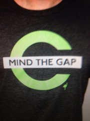 the Chive *Authentic* MIND THE GAP Men’s t-shirt S M L XL XXL XXXL KCCO BFM