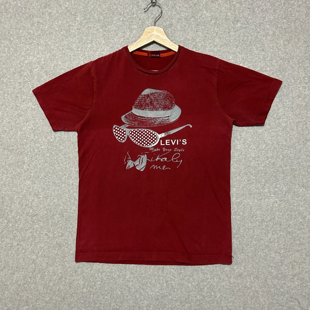 Vintage Levi’s 501 T-shirt Men’s Large (Fit M) Red Short Sleeve Sunglasses & Hat