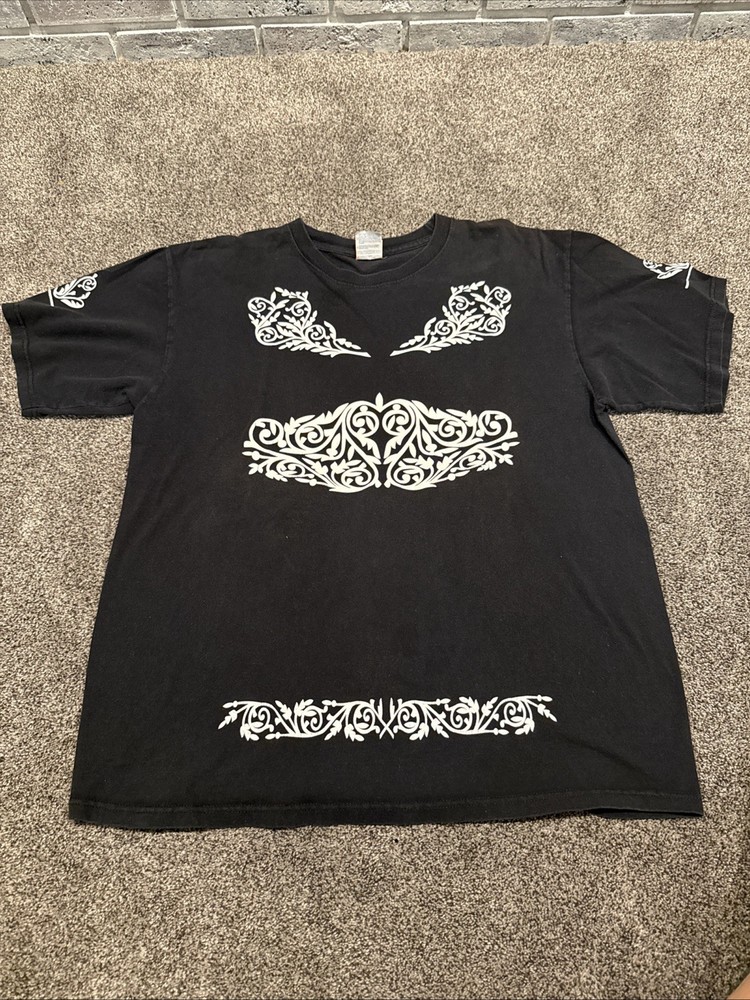 TULA Pueblo Que Enamora Yazbek T-Shirt Men’s L Black Graphic Print