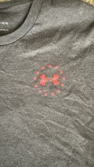 Under Armour Men’s UA Freedom Flag T Shirt Tee Charcoal Medium Heather/Red