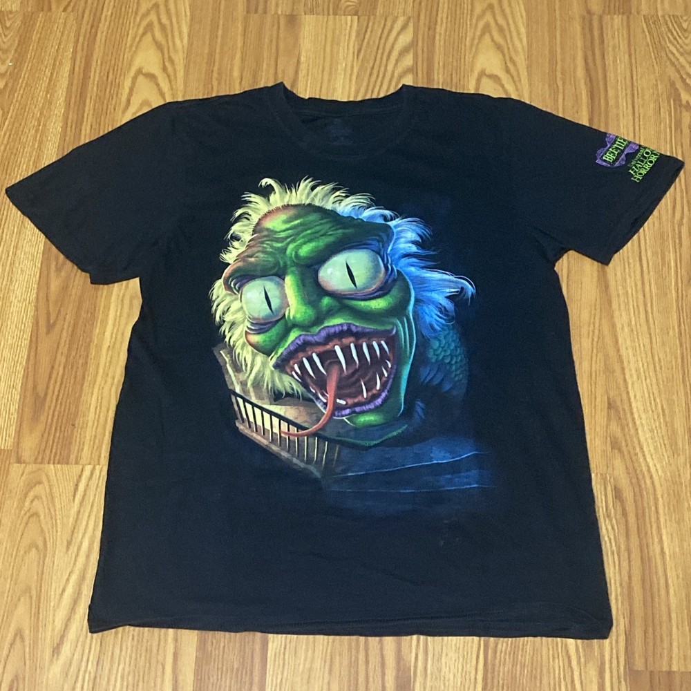 Universal Studios HHN Halloween Horror 2021 Nights Beetlejuice Snake Shirt M