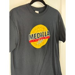 Gildan Medalla Light Premium Beer Graphic T-Shirt Mens Medium Black Tee Cerveza