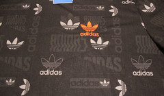 NEW MENS ADIDAS ORIGINALS 3 STRIPES ALLOVER TREFOIL TEE SHIRT ~LARGE HM6220 RARE