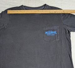 Kuhl T Shirt Unisex Sz SMALL Charcoal Gray Mountains Back Hit Front Pocket READ