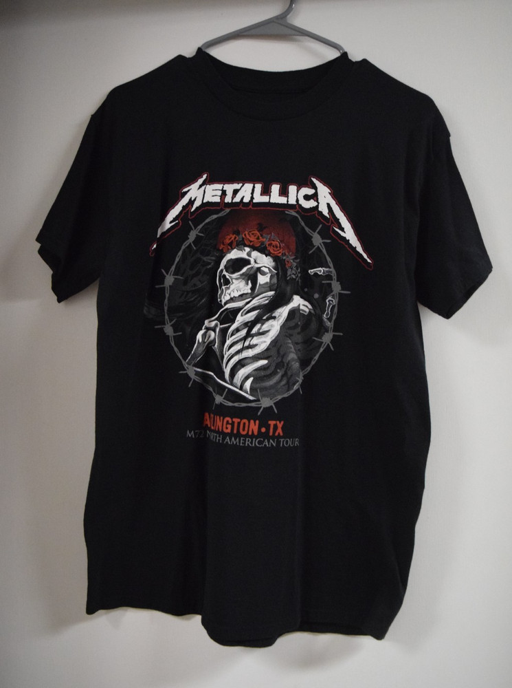 2 Metal T-shirt Lot: Metallica, Gwar