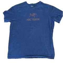Vintage ARC’TERYX Dark Blue Red Logo T Shirt Tee Men’s XL Gorpcore RACK T50