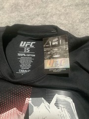 2021 UFC Mens the Glove T-shirt Officially Licensed Size Small Black New NWT