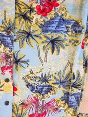 Men’s Hawaiian Button Up Shirt, Small, great shape. Combine Shipping