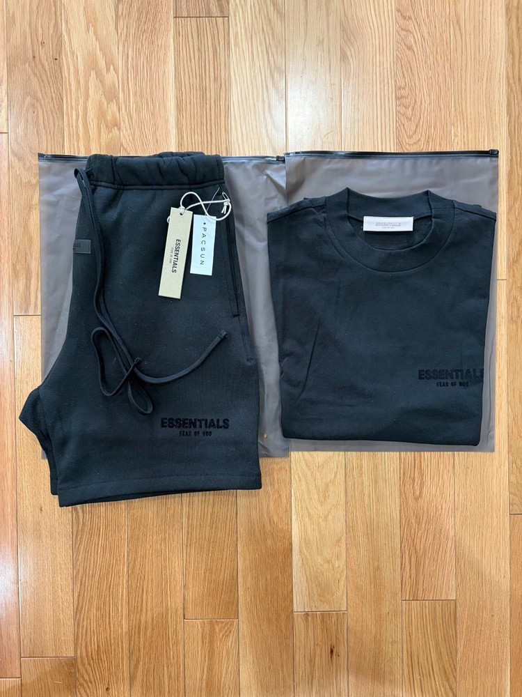 Essentials Set T-shirt and Short in BLack (size M)