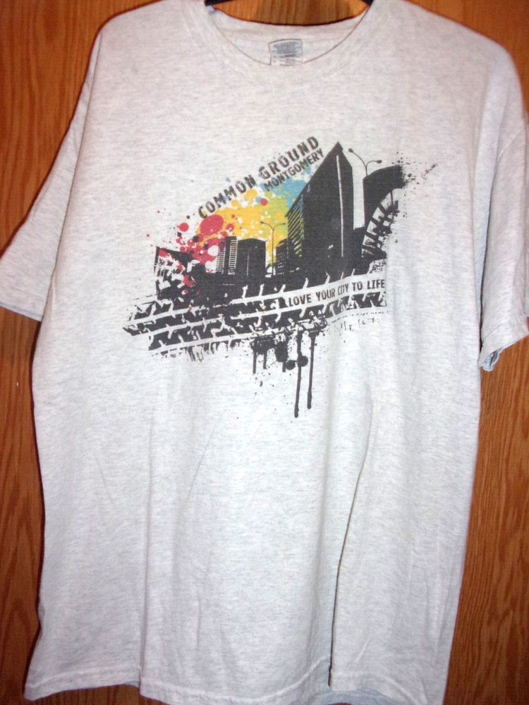 MONTGOMERY COMMON GROUND LOVE YOUR CITY TO LIFE gray L t shirt