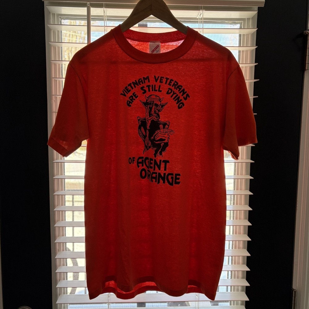 Vintage 1980s PAPER THIN Agent Orange T-Shirt Size L Dioxin Vietnam War Pow Mia