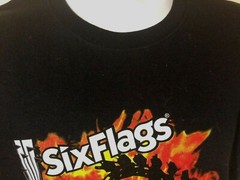SIX FLAGS FAMILY AND FRIENDS DAY 2013 -Adult T-Shirt – j