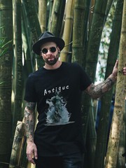 Vintage “Antique” T-Shirt with Elegant Statue Design. Stylish Unisex Retro Tee
