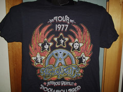 AEROSMITH T SHIRT 1977 REMAKE TOUR SHORT SLEEVE F.O.L SOFSPUN BRAND SIZE MD WOW