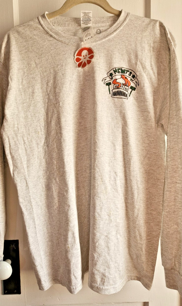 NWT GIDAN Ultra Cotton men Sz M *NEWTS* Lizards graphic light gray