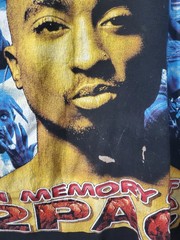 Vintage 90s “In Memory Of” 2PAC Tupac Big Face AOP Rap 2-Sided Men’s T-Shirt XL