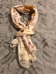 WOMENS SCARF. LARGE 100% COTTON. LIGHT & COMFORTABLE TO WEAR