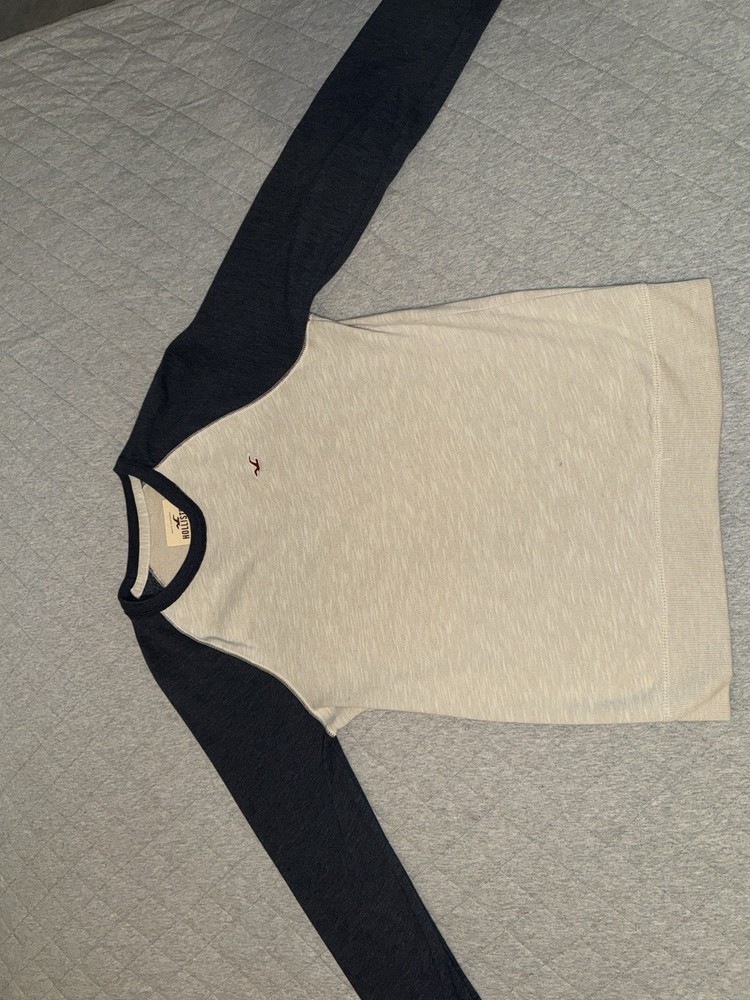 Hollister Men’s M Raglan Long Sleeve Crew Neck Colorblock Cotton Knit Logo Tee