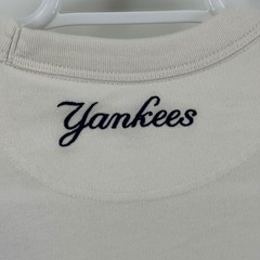 MLB Genuine Merchandise New York Yankees Cream Embroidered T-Shirt Size 15/16