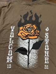 NWT Volcom Dooms Day Rose Short Sleeve T-Shirt Brown Men’s Size Medium. C2