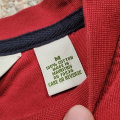 Orvis T-Shirt Mens Medium Red Short Sleeve Cotton Football Yoke Split Hem Tee