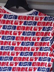 Oakley Shirt Mens Medium Red Blue Allover AOP USA Custom Fit Graphic 90s Vintage
