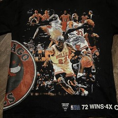 Sergio Calabasas Bulls Micheal Jordon NBA Champions Tee Men’s Medium Oversized