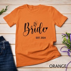 Bride Est. 2024 Bridal Wedding Matching Gifts Woman T-Shirt Unisex T-shirt